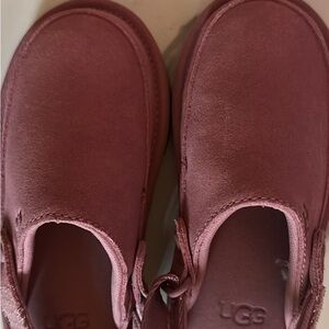 UGG Kids Slippers in Soft Pink